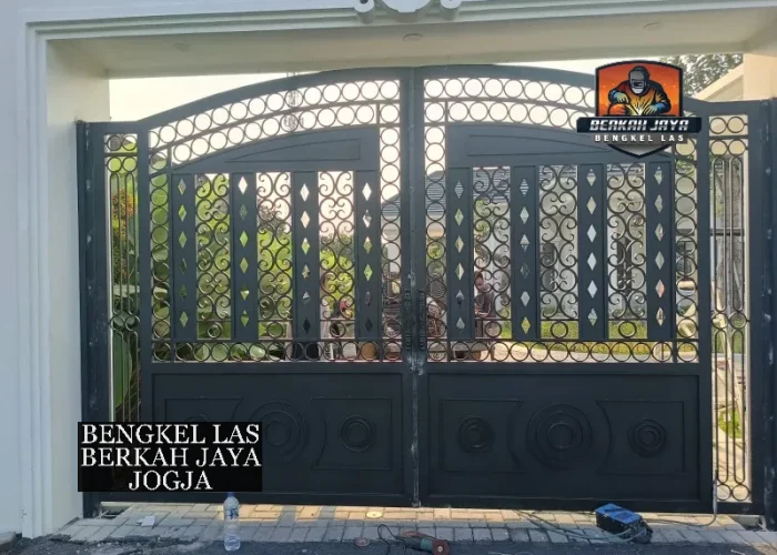 gerbang pagar besi tempa jogja